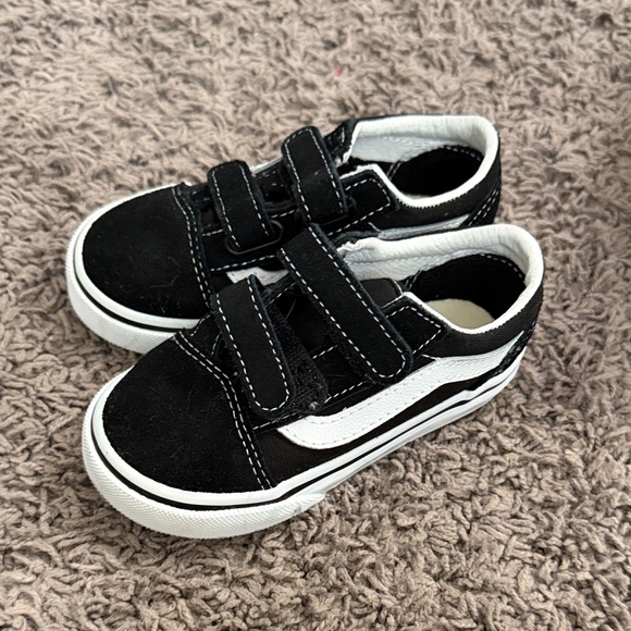 Vans Kids Black and White Sneakers - Picture 2 of 5